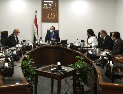 رئيس الوزراء يتابع موقف تنفيذ مشروعات المرافق على مستوى الجمهورية 