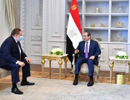 الرئيس السيسي يطالب القائم بأعمال محافظ المركزي بضرورة تطوير السياسات النقدية