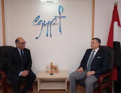 وزير السياحة والآثار يجتمع مع الرئيس التنفيذي للهيئة المصرية العامة للتنشيط السياحي