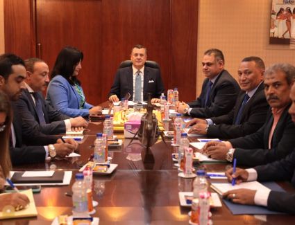 - وزير السياحة والآثار يعقد أول اجتماعاته مع ممثلي اللجان النقابية للعاملين بالوزارة والهيئات التابعة