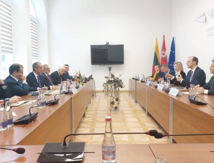 وزير الاتصالات يبحث مع وزير النقل والاتصالات بليتوانيا التعاون فى مجالات الحكومة الرقمية