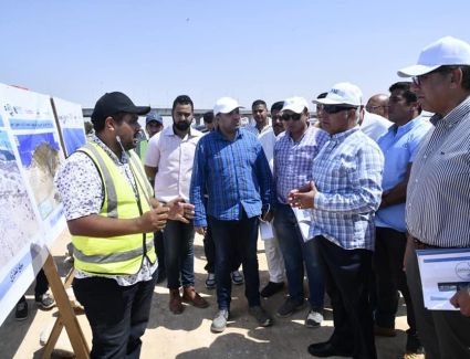 وزير النقل يتابع أعمال تنفيذ الخط الأول من مشروع القطار السريع (العين السخنة–العلمين-مرسى مطروح-الفيوم)