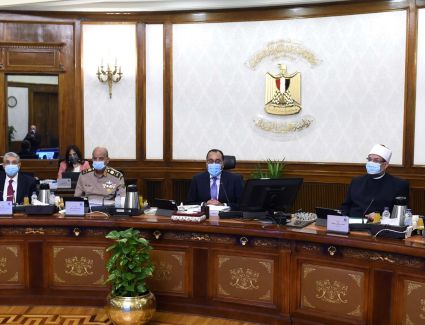 رئيس الوزراء: اتصال يومي مع محافظ البنك المركزي وتنسيق كامل بشأن التحرك في عدد من المحاور الاقتصادية في الفترة المقبلة