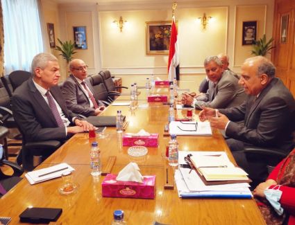 وزير قطاع الأعمال العام يلتقي رئيس هيئة الشراء الموحد لبحث تعزيز التعاون المشترك