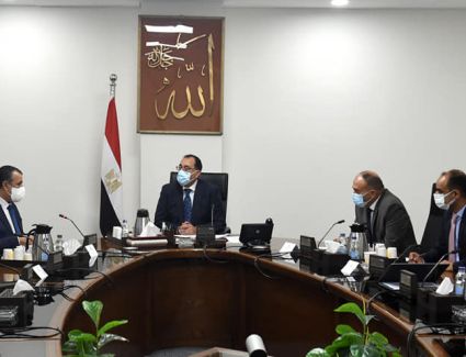 رئيس الوزراء يلتقي وزير الإنتاج الحربي لمتابعة ملفات عمل الوزارة 