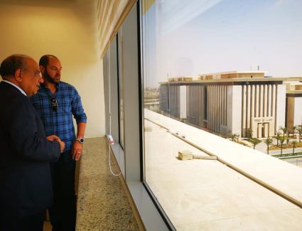 وزير قطاع الأعمال العام يتفقد مقر الوزارة بالعاصمة الإدارية الجديدة