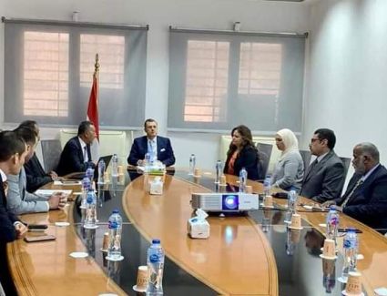 وزير السياحة والآثار يعقد اجتماعا مع الرئيس التنفيذي لهيئة المتحف القومي للحضارة المصرية وقياداته
