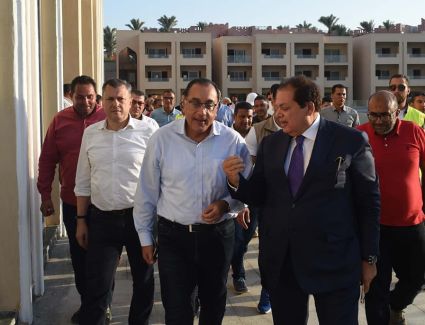 لاستضافة ضيوف مؤتمر المناخ.. رئيس الوزراء يتفقد استعدادات عدد من فنادق شرم الشيخ