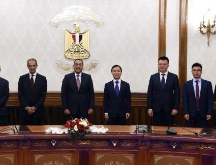 باستثمارات 20 مليون دولار.. التوقيع على مذكرة تفاهم بين "ايتيدا" وشركة "أبو OPPO" الصينية لإنشاء مصنع للهاتف المحمول في مصر