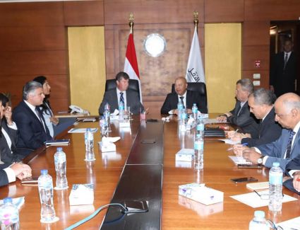 وزير النقل يلتقي سفير بلجيكا بالقاهرة للتعاون المشترك في مجال السكك الحديدية