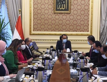 مدبولي  يُتابع مع وزيرى السياحة والآثار والطيران المدني إجراءات تنشيط حركة السياحة الوافدة 