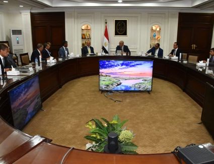 وزير الإسكان يلتقى ممثلى مجموعة فنادق ماريوت الدولية لعرض الفرص الاستثمارية المتاحة 