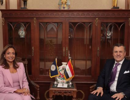 وزير السياحة والآثار يستقبل مفوضة الطاقة والبنية التحتية للاتحاد الإفريقى