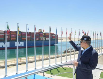 بدءاً من يناير المقبل.. قناة السويس تعلن زيادة رسوم العبور لجميع السفن