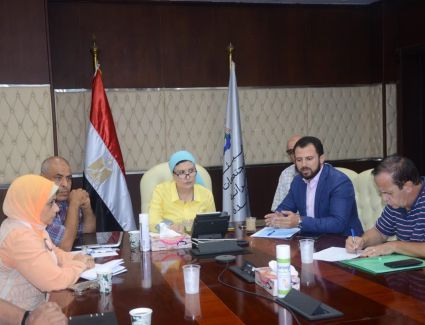 الإسكان " تناقش خُطط توفير معايير العمران الأخضر المستدام واستخدامات الطاقة المتجددة في المدن الجديدة