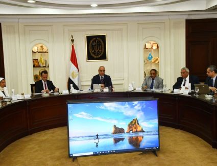 وزير الإسكان يستعرض مقترح تحديث المخططات العمرانية في ضوء رصد التغير في العمران