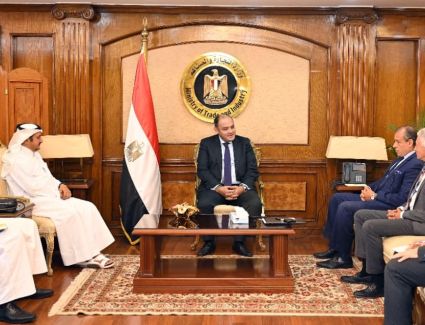 م. أحمد سمير يبحث مع رئيس غرفة تجارة وصناعة قطر سبل تعزيز التعاون بين البلدين