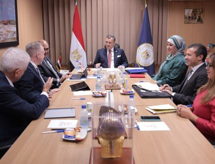 وزير الآثار يجتمع مع الرئيس التنفيذي ومستشار بورصة برلين السياحية