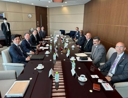 وزير النقل يبحث مع نائب الرئيس التنفيذي لشركة ميتسوبيشي اليابانية أخر المستجدات