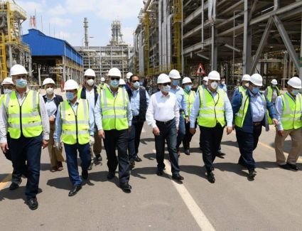 وزير البترول يتفقد مجمع المصرية للتكرير بمسطرد