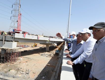 رئيس الوزراء يتفقد أعمال تنفيذ المرحلة الثانية من مشروع تطوير الطريق الدائري 