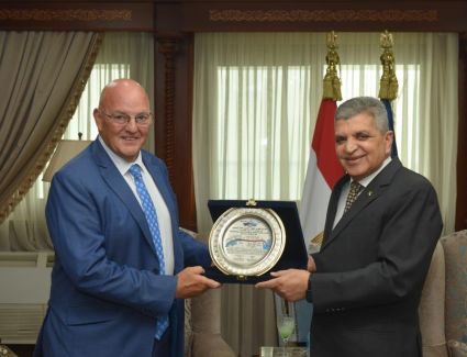 الفريق أسامة ربيع يبحث سبل التعاون المشترك مع رئيس مجلس بورصة البلطيق للشحن