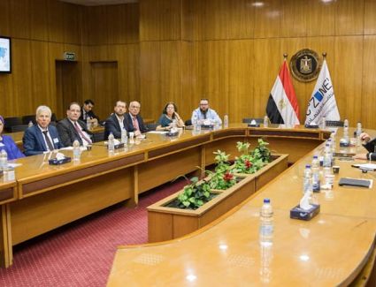  رئيس المنطقة الاقتصادية يلتقي وفداً من الشركات البلجيكية لبحث سبل التعاون في مجال الوقود الأخضر والصناعات المتنوعة 