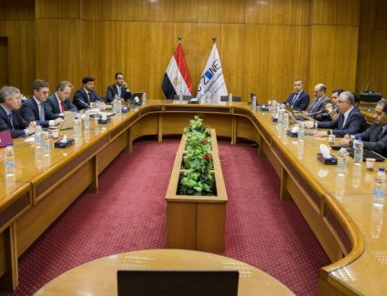 اقتصادية قناة السويس:  جلسات نقاشية دورية مع ميرسك وسيمنز للطاقة حول مشروعات الوقود الأخضر