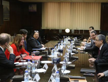 وزير الكهرباء يستقبل وزيرة شؤون إفريقبا ببريطانيا فى إطار الإعداد لمؤتمر الأطراف COP27