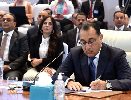 رئيس الوزراء: التحضير لطرح عدد من الشركات في البورصة