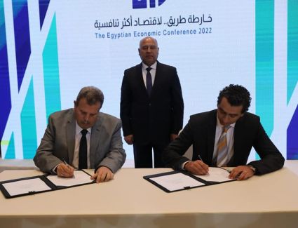 وزير النقل يشهد توقيع وثيقة الشروط الخاصة بعقد إدارة وتشغيل قطارات النوم