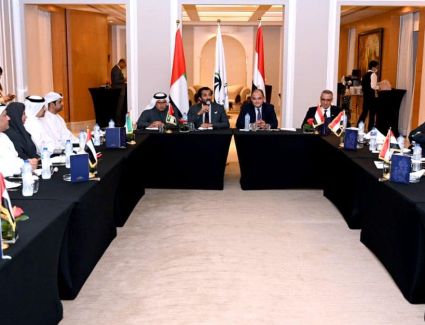 وزير التجارة والصناعة ووزير الاقتصاد الإماراتى يترأسان اجتماع مجلس الأعمال المصرى الإماراتى المشترك