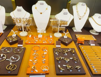 الذهب يواصل الإرتفاع.. وعيار 21 يسجل 1200 جنيه