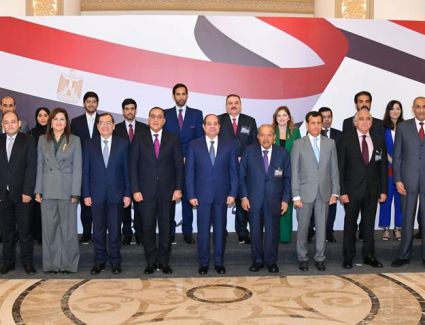 بالفيديو.. الرئيس السيسي يلتقي ممثلي رابطة رجال الأعمال القطريين