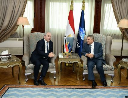 أسامة ربيع يلتقي نائب رئيس المكتب الأمريكي للملاحة ABS لبحث التعاون المشترك