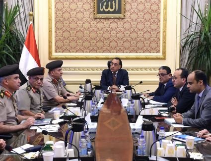 رئيس الوزراء يتابع الموقف التنفيذي لمنظومة التغذية المدرسية