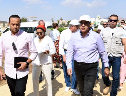 رئيس الوزراء يتفقد غرفة العمليات المركزية لإدارة فعاليات مؤتمر التغير المناخي بشرم الشيخ