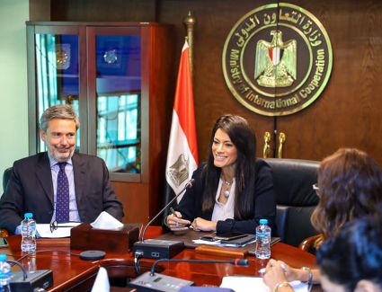 المشاط خلال لقائها بالسفير الإيطالي: دراسة الاستفادة من الشريحة الجديدة في تنفيذ مشروعات التحول الأخضر وبرنامج "نُوَفِّي"