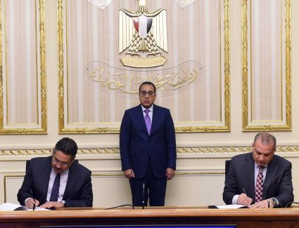 رئيس الوزراء يشهد اتفاق حجز وتخصيص وإتمام التعاقد على بيع وحدات سكن لكل المصريين