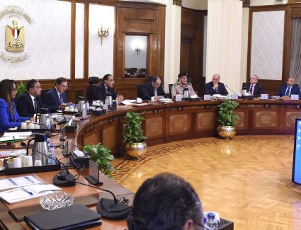 رئيس الوزراء يلتقي رئيس مجلس إدارة شركة "القلعة" للاستشارات المالية