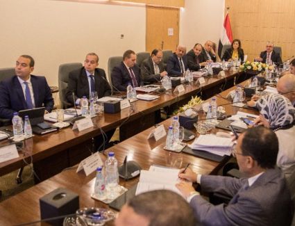  اقتصادية قناة السويس:  مجلس إدارة الهيئة يقر عدداً من المشروعات للدفع نحو جذب مزيد من الاستثمارات