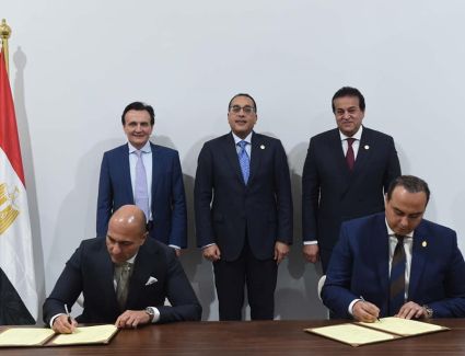 على هامش قمة المناخ "COP27".. مدبولي يشهد مراسم توقيع مذكرة تفاهم بين "الهيئة العامة للرعاية الصحية" و"أسترازينيكا" 