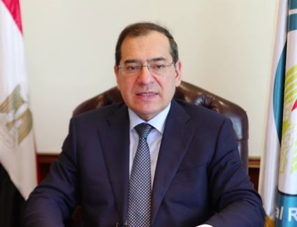 الملا:  صناعة البترول لديها مسئولية وتوظف التقدم العلمى والتكنولوجى فى خفض الانبعاثات