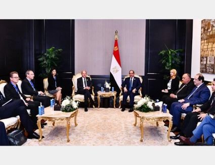 الرئيس السيسي يستقبل المستشار الألماني على هامش انعقاد أعمال القمة العالمية للمناخ COP27