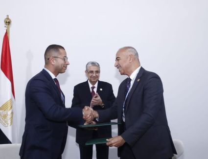 وزير الكهرباء يشهد توقيع مذكرة تفاهم بين"فودافون مصر" وهيئة تنمية واستخدام الطاقة الجديدة والمتجددة