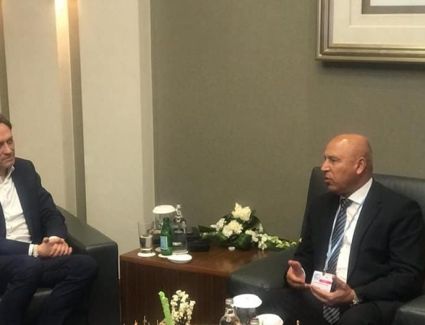 على هامش فعاليات مؤتمر المناخ 27 COP.. وزير النقل يلتقي الرئيس التنفيذي لسيمنز موبليتي العالمية