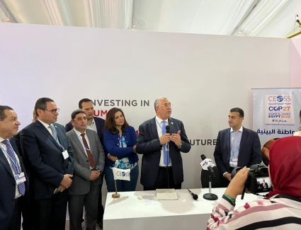 على هامش قمة المناخ cop27 .. وزير الزراعة يتفقد جناح الوزارة بالمنطقة الخضراء