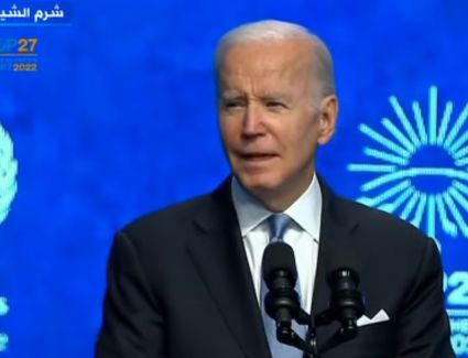 بايدن: ملتزمون بمكافحة تغير المناخ وتوفير موارد الطاقة المتجددة