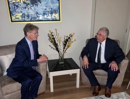 عالي هامش مؤتمر المناخ.. وزير الزراعة يلتقي المبعوث الأمريكي الخاص بالامن الغذائي العالمي