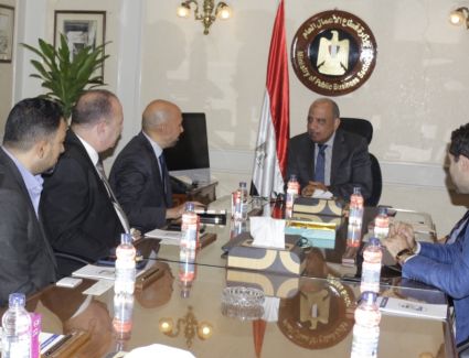 وزير قطاع الأعمال يبحث مع شركة "ABB" فرص التعاون المشترك